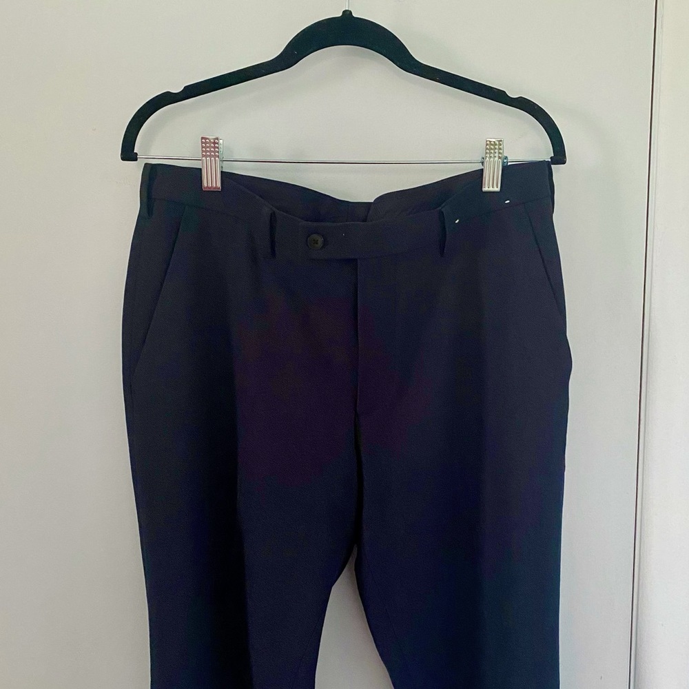 navy Uniqlo relaxed trouser pants
